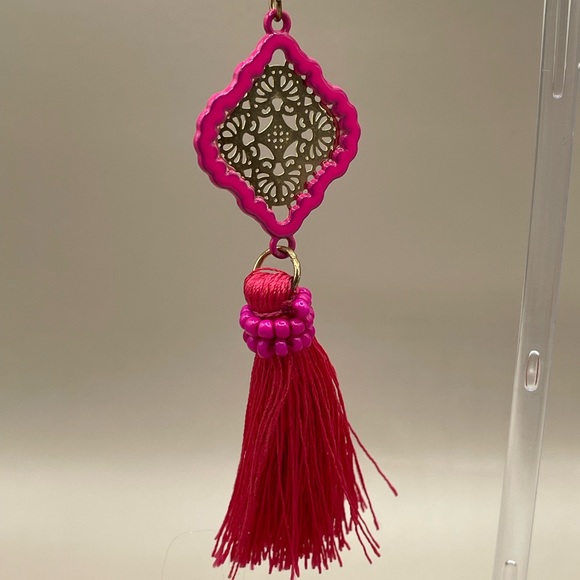 Hawaiian pink tassel dangle earrings with gold screen design - Picture 2 of 5